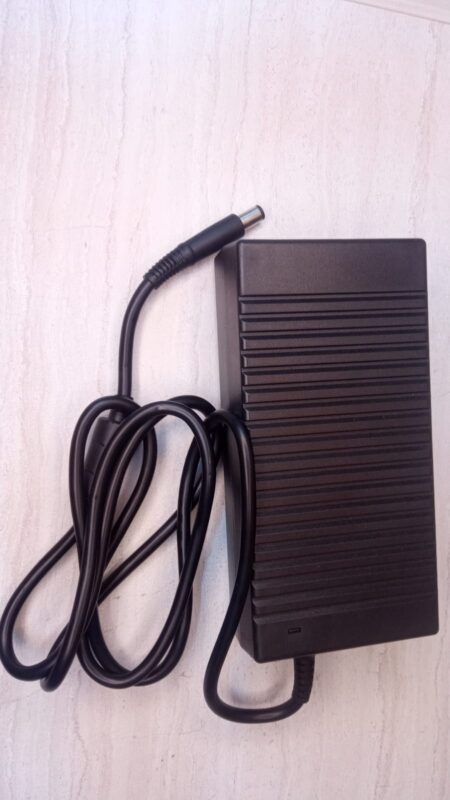 CARGADOR DELL 19.5v 7.7 P.AGUJA 150 WATTS (00523)